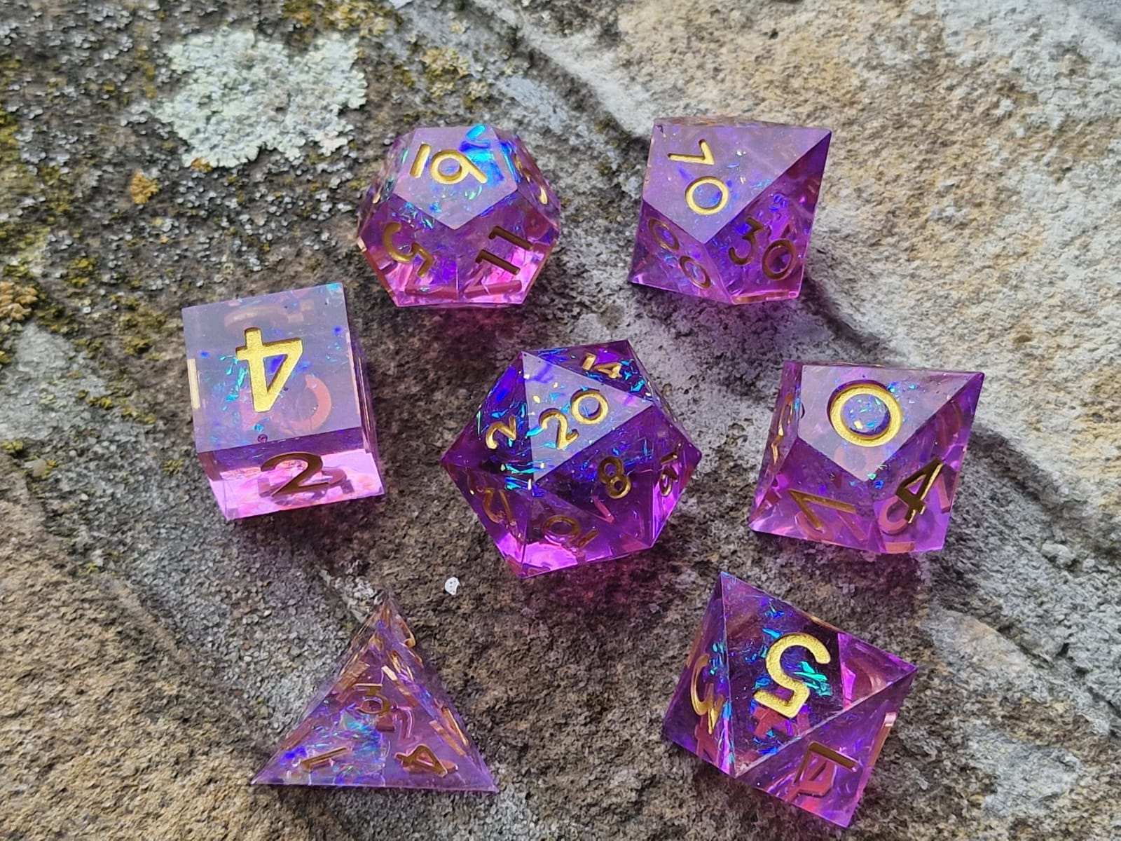 Premium Dice Purple – Sharp Edge Dobbelstenenset