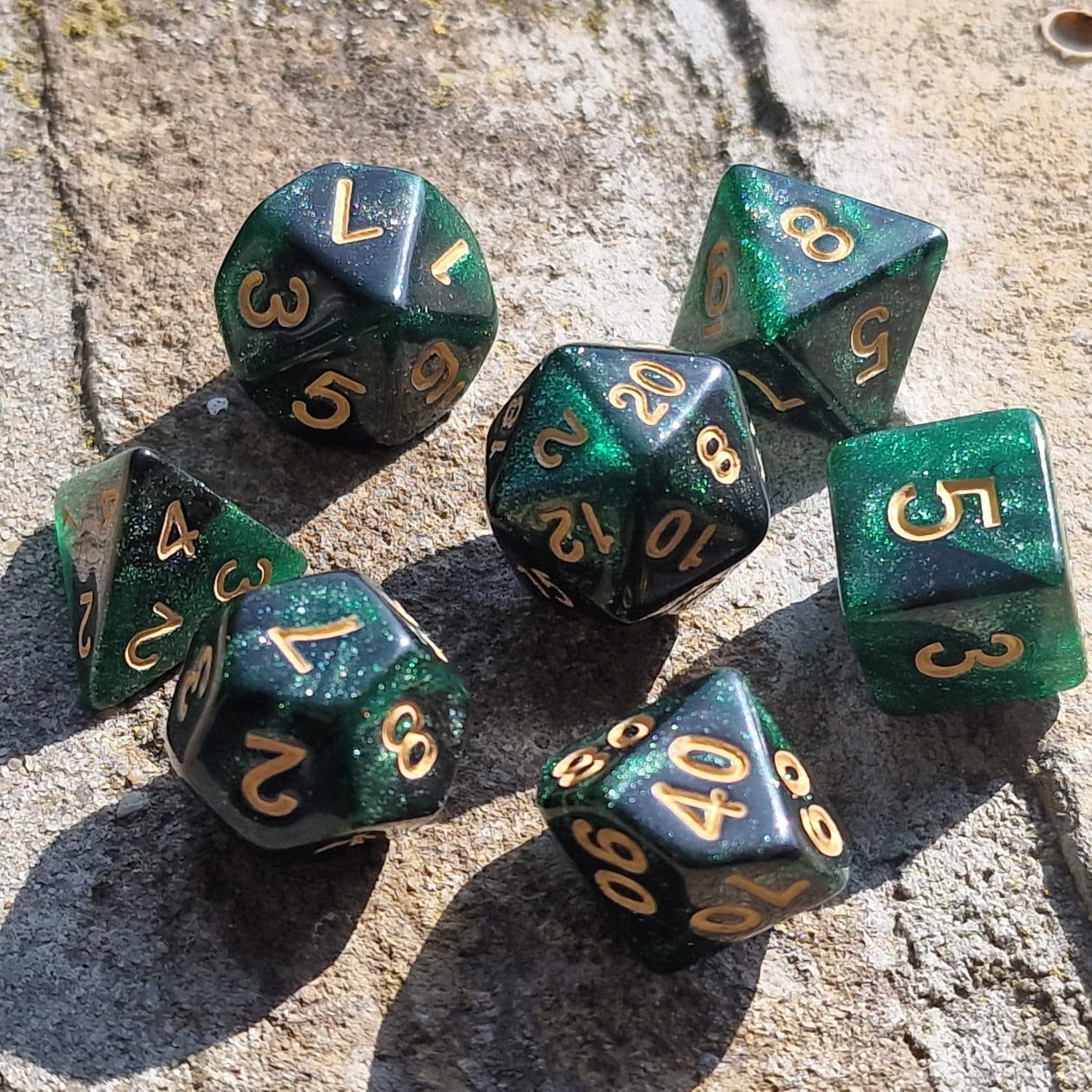 D&D Dobbelstenenset – Donkergroen Glitter met Goud