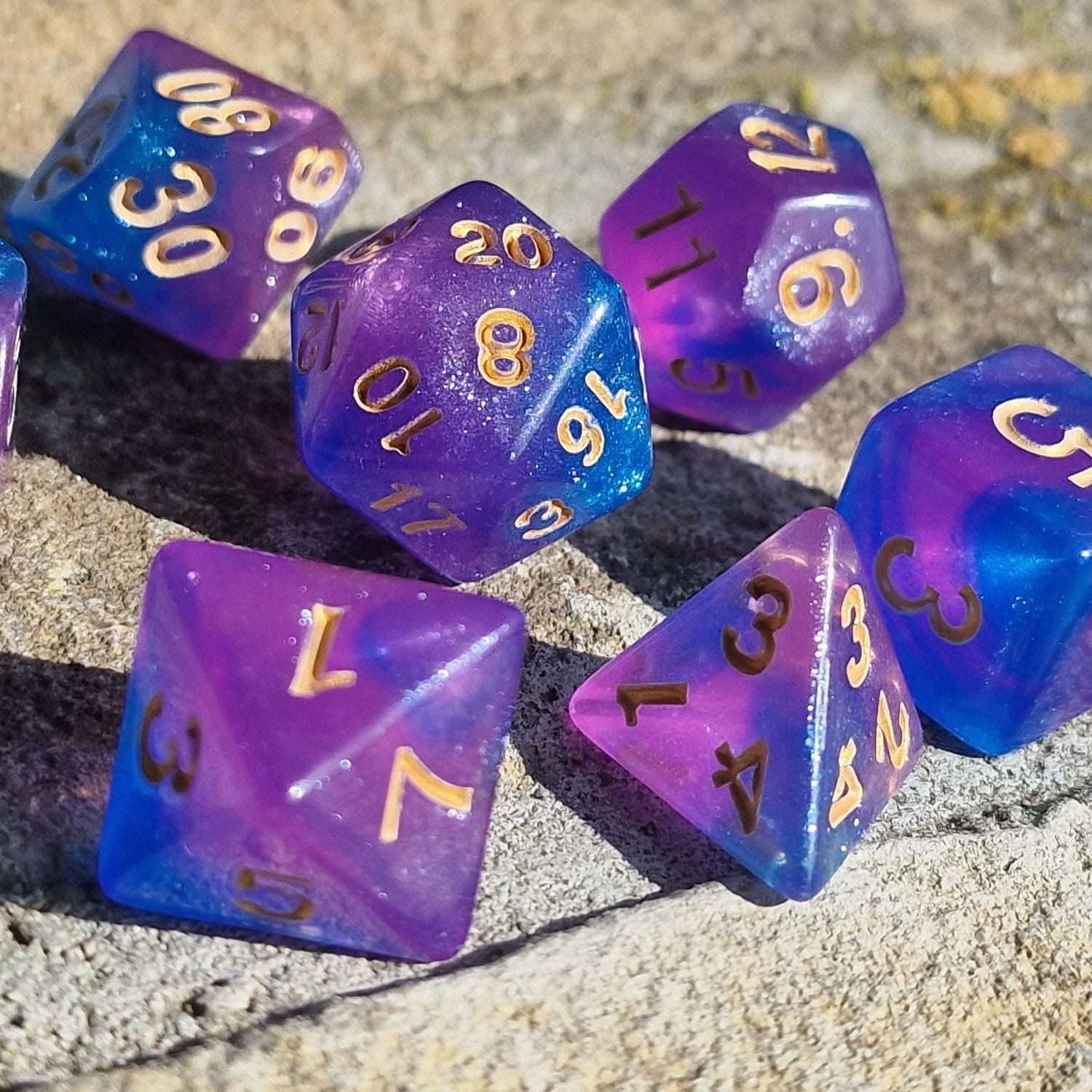 D&D Dobbelstenenset – Paars-Blauw Galaxy met Goud
