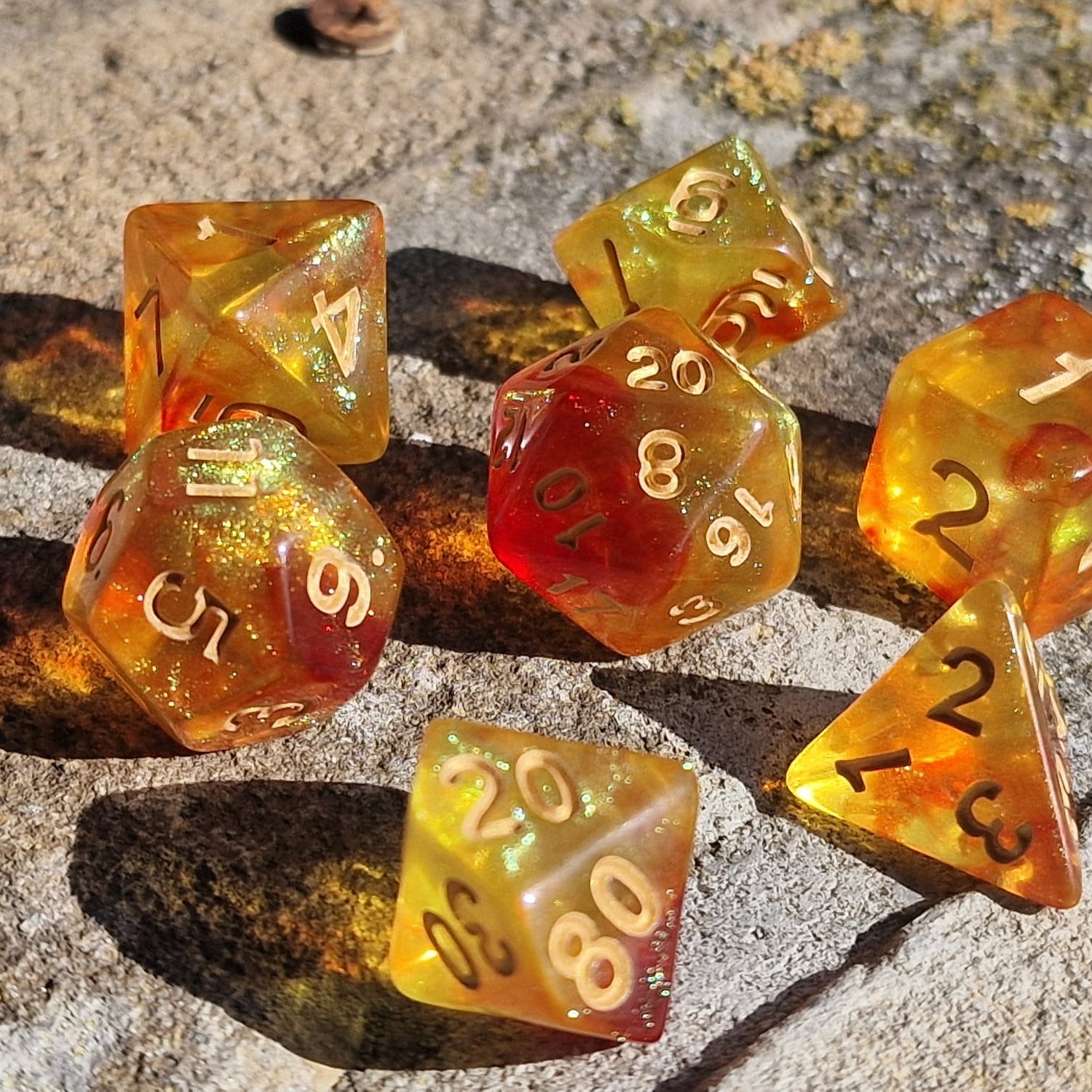 D&D Dobbelstenenset – Vuur Galaxy met Goud