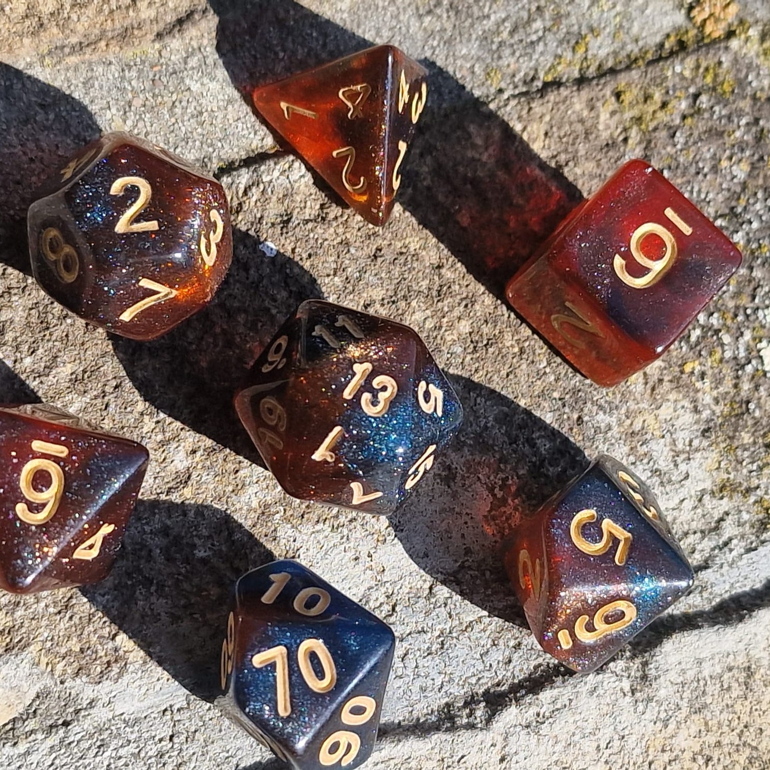 D&D Dobbelstenenset – Rood-Blauw Galaxy met Goud