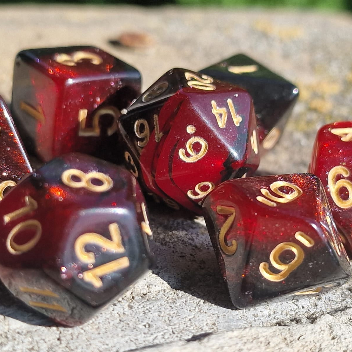 D&D Dobbelstenenset – Zwart-Rood met Goud
