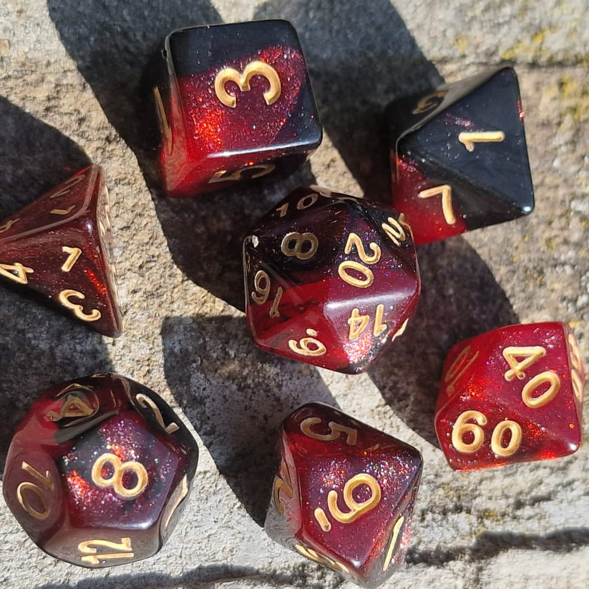 D&D Dobbelstenenset – Zwart-Rood met Goud