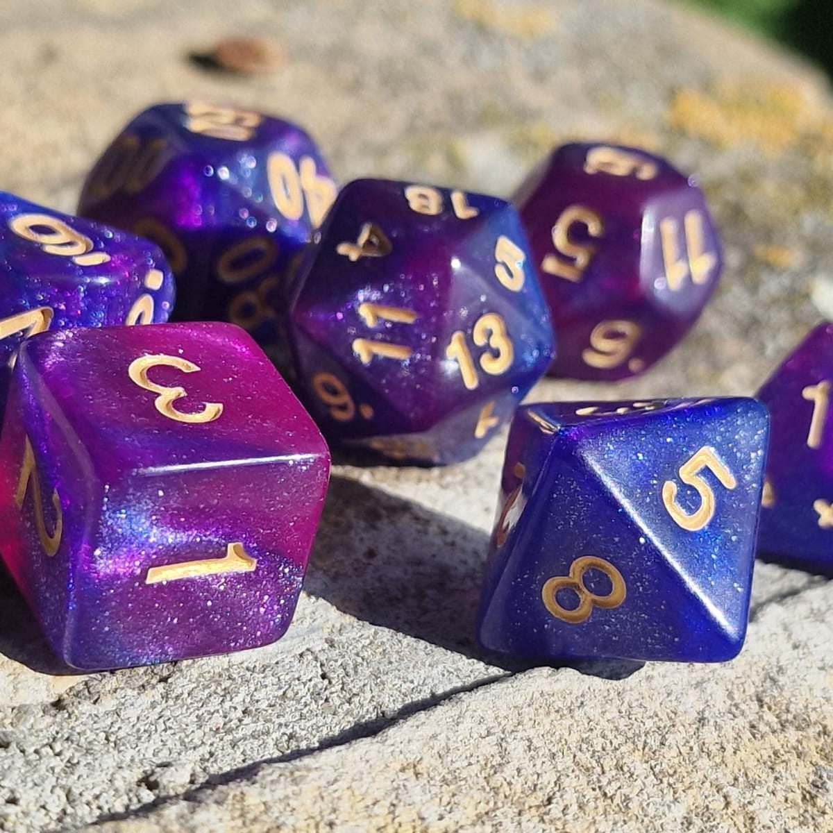 D&D Dobbelstenenset – Paars-Roze Galaxy met Goud