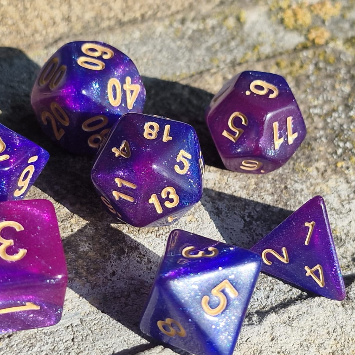 D&D Dobbelstenenset – Paars-Roze Galaxy met Goud