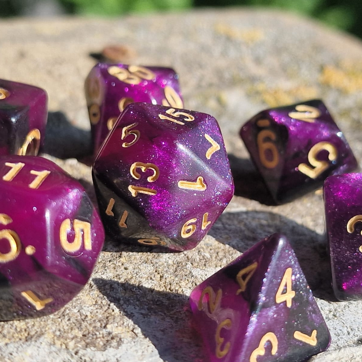 D&D Dobbelstenenset – Paars-Zwart Galaxy met Goud