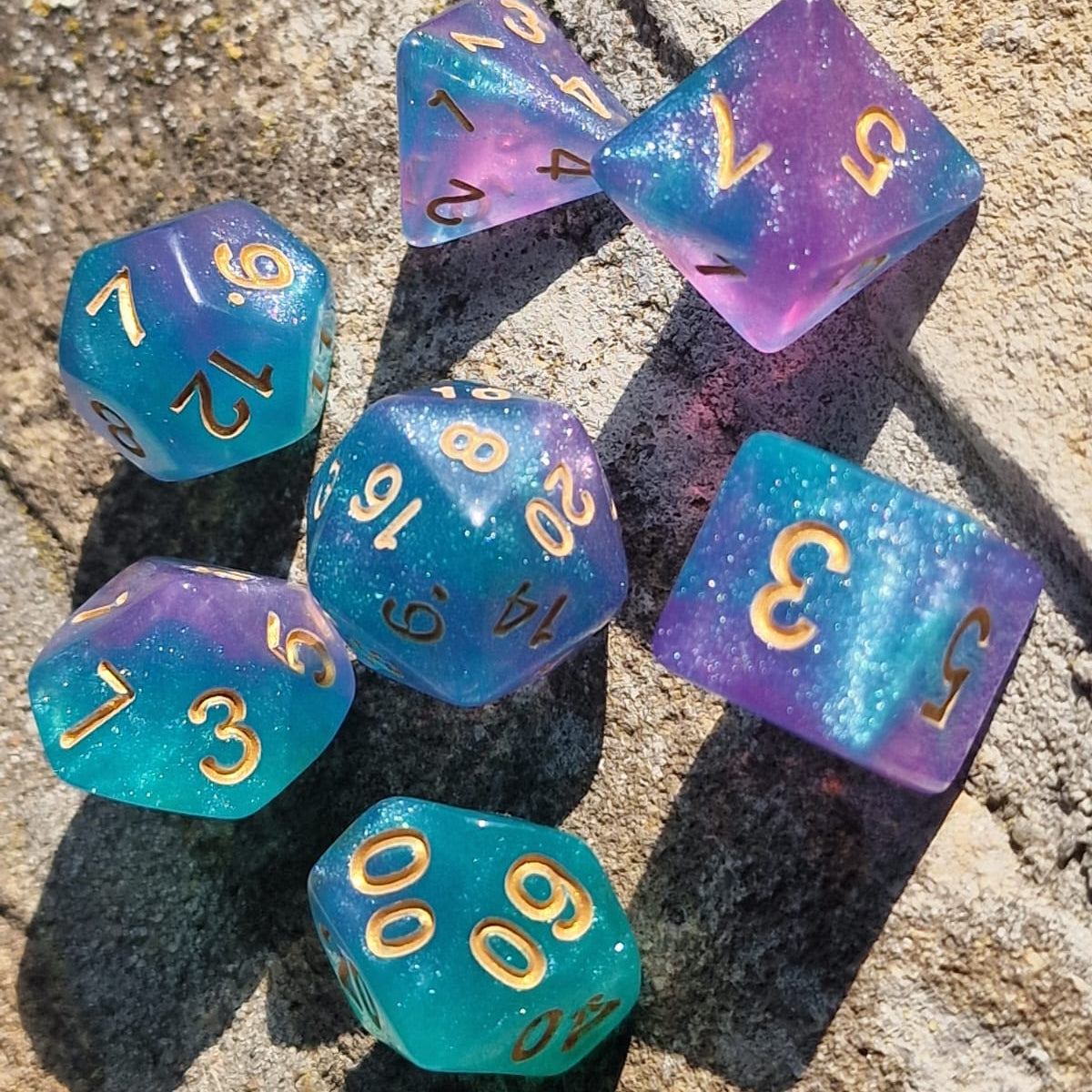 D&D Dobbelstenenset – Teal-Paars Galaxy met Goud