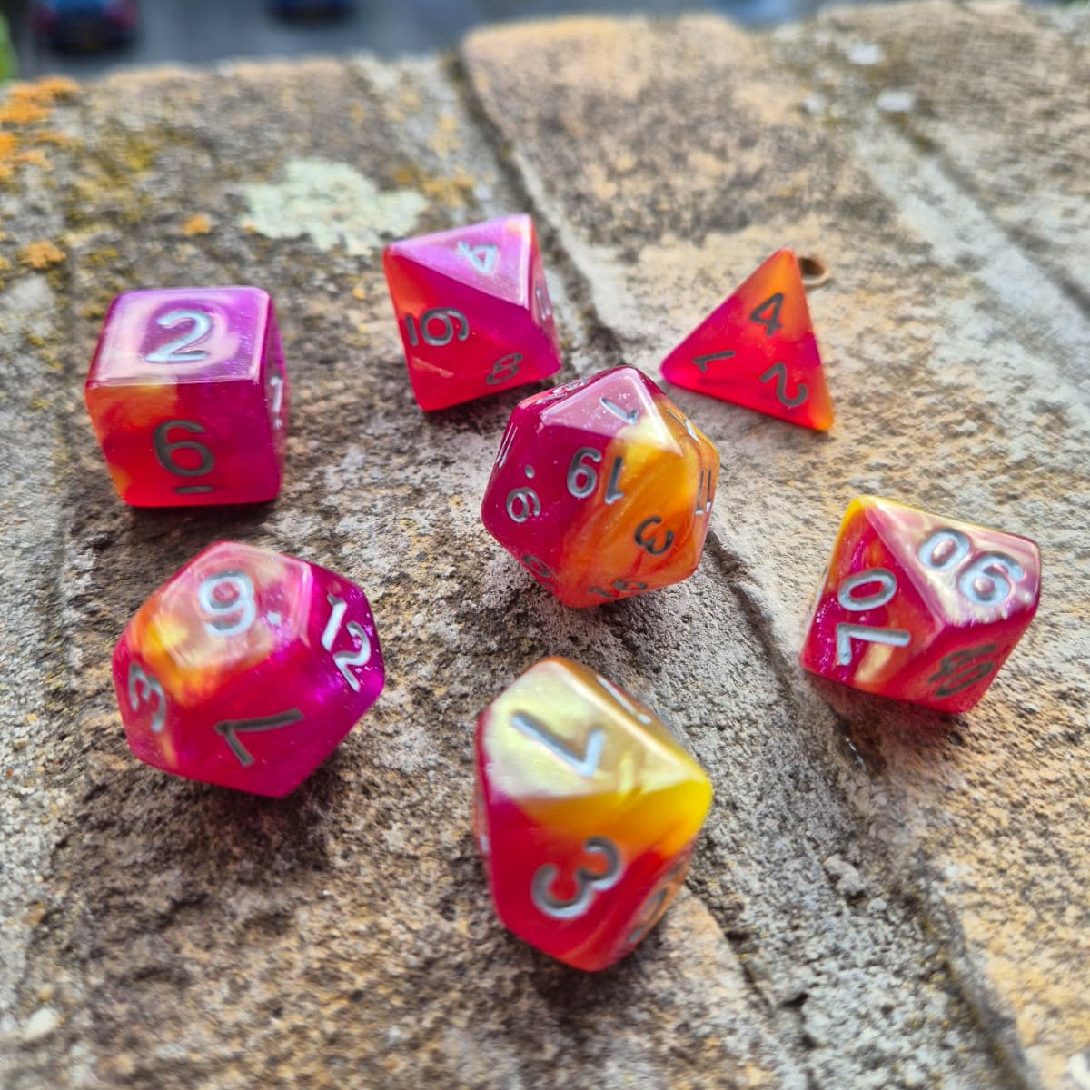 D&D Dobbelstenenset – Roze-Oranje Zonsondergang met Zilver