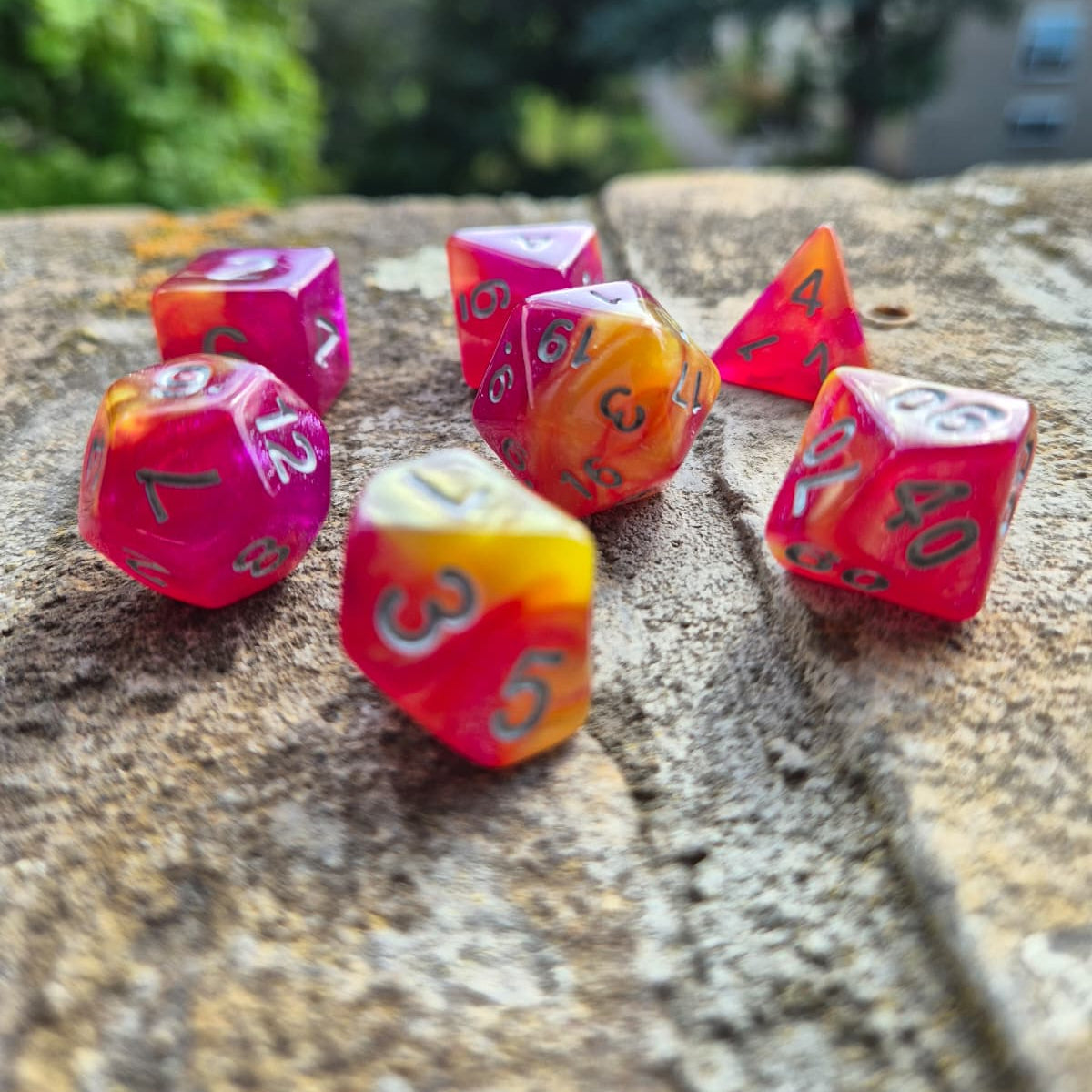 D&D Dobbelstenenset – Roze-Oranje Zonsondergang met Zilver