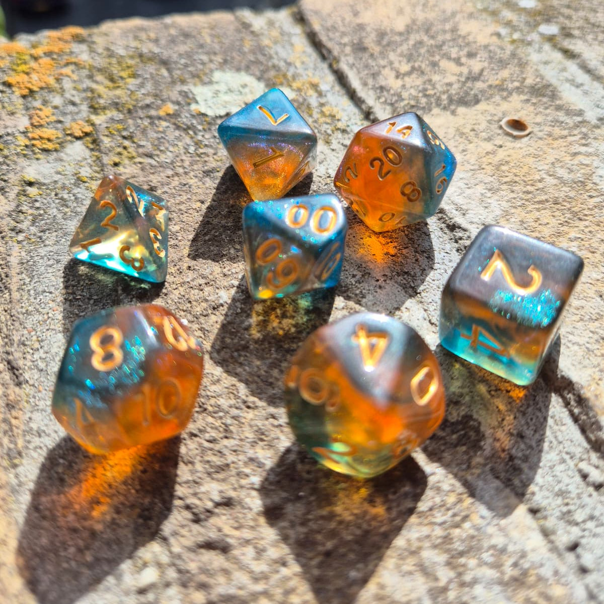 D&D Dobbelstenenset – Teal-Amber met Goud