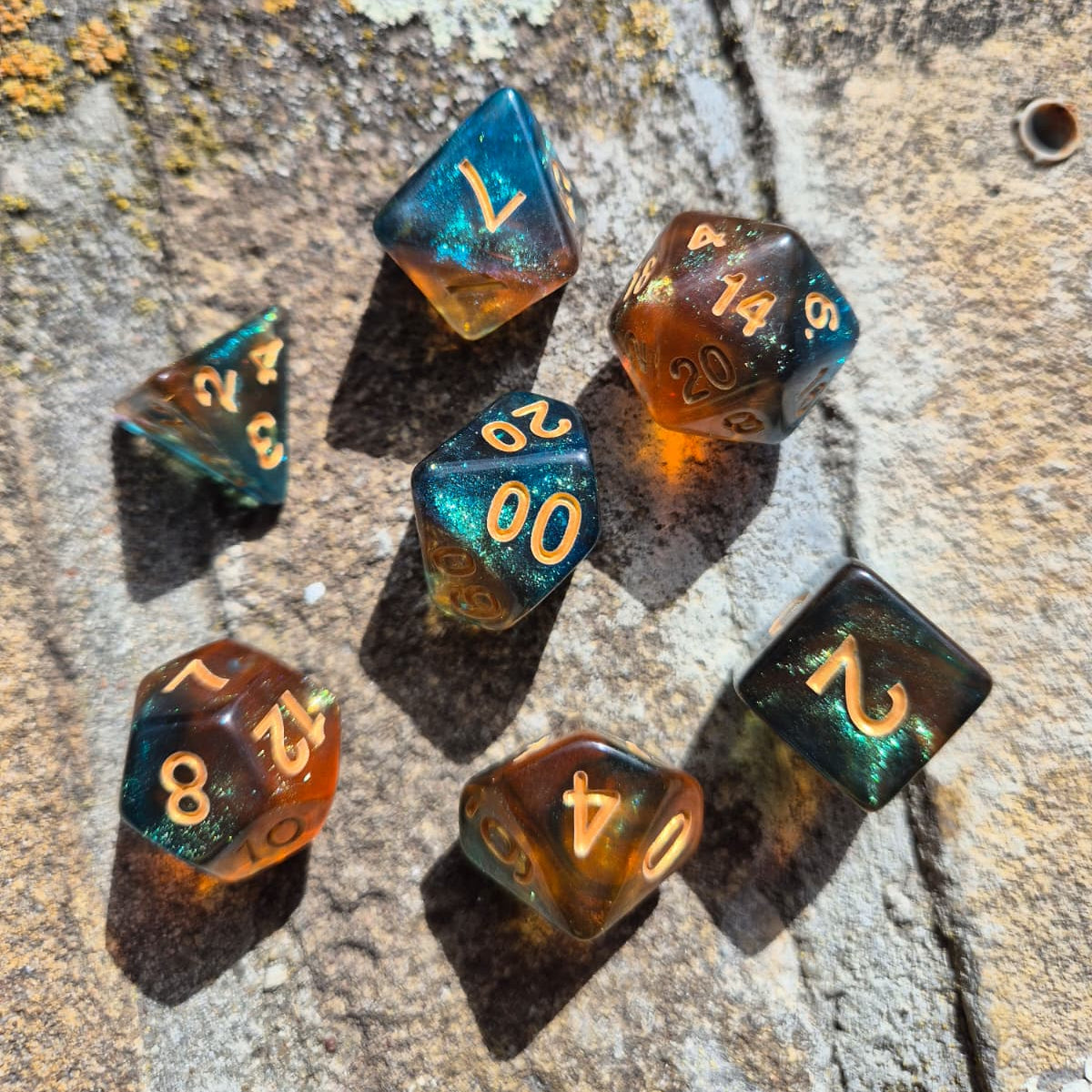 D&D Dobbelstenenset – Teal-Amber met Goud