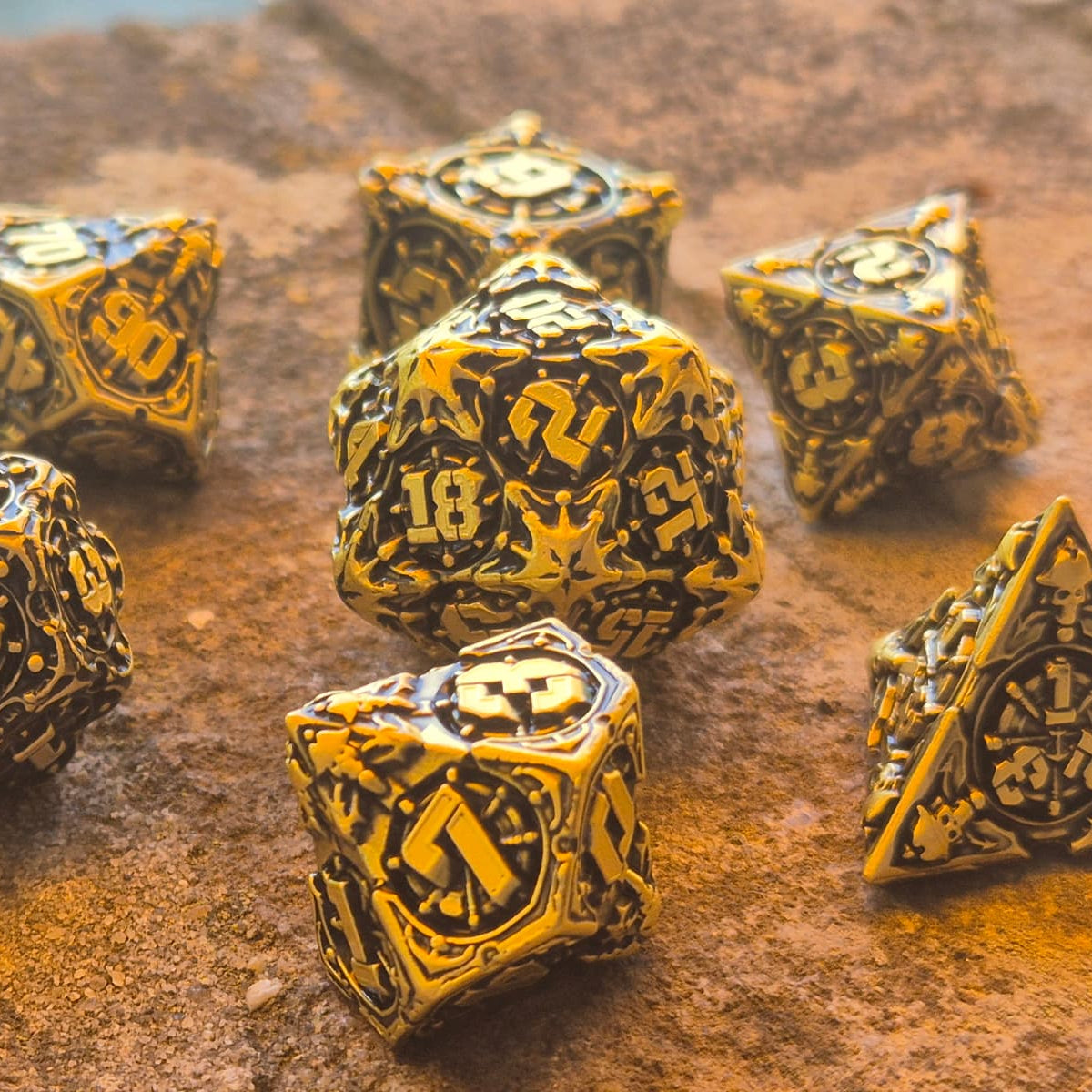 Premium Dice Gilded Shadow – Metalen Dobbelstenenset