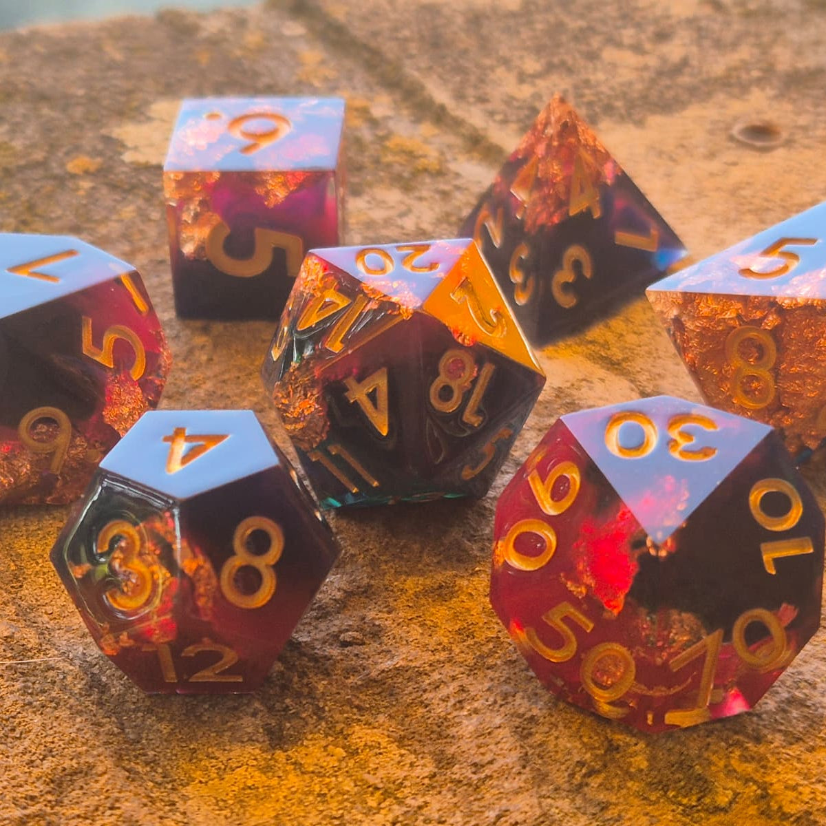 Premium Dice Inferno – Sharp Edge Dobbelstenenset